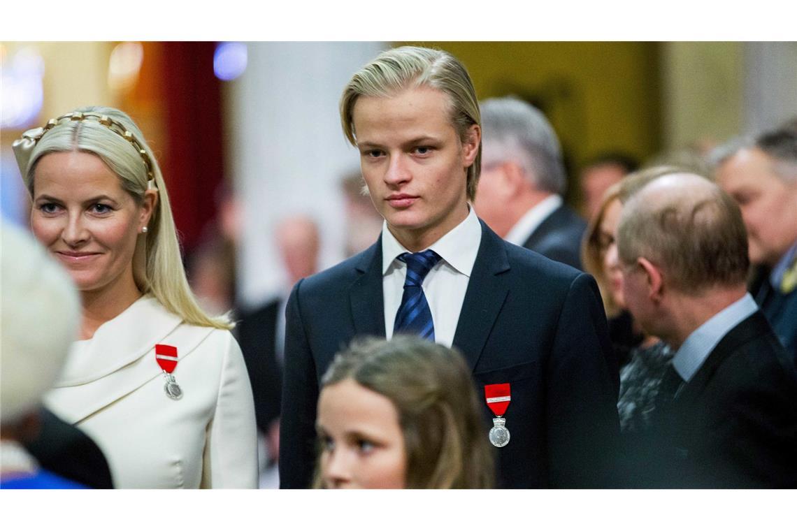 Kronprinzessin Mette-Marit von Norwegen (links) und ihr Sohn Marius Borg Høiby.