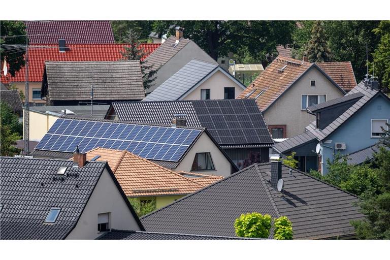 Künftig soll dichter gebaut werden - zum Beispiel im Garten der Eltern. (Archivbild)