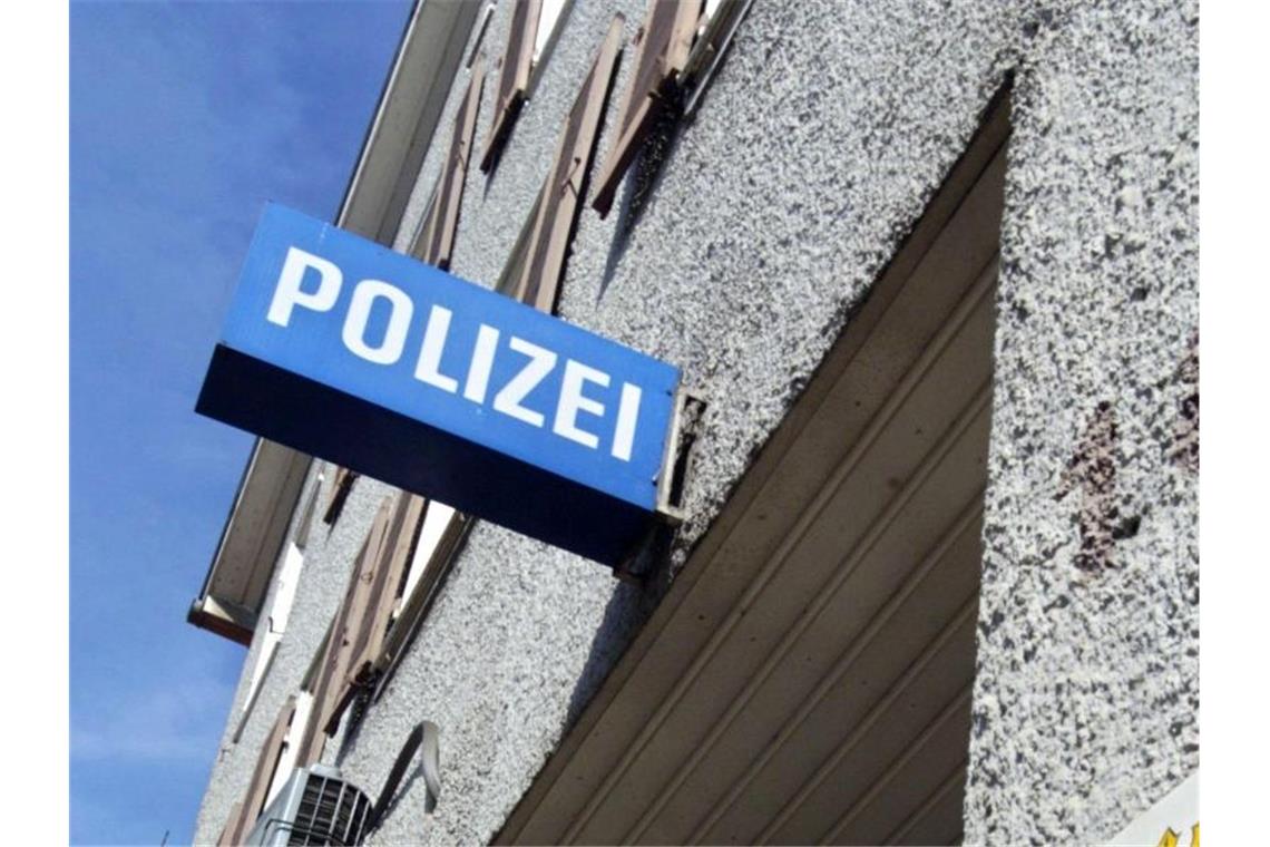 Nach Vergewaltigung von Elfjähriger: Verdächtige in U-Haft Kurz nach der Tat ist das Mädchen geflüchtet und wandte sich an die Polizei. Foto: Norbert Försterling/dpa