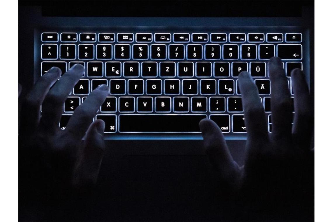 Hackerattacken sind weltweit Unternehmensrisiko Nummer eins Laut Allianz-„Risikobarometer“ ist Cyberkriminalität weltweit zur größten Bedrohung für Unternehmen geworden. Foto: Silas Stein/dpa