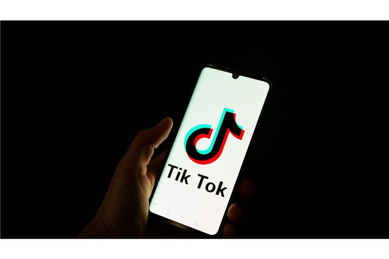 Laut einem Medienbericht will Donald Trump das ende von Tiktok in den USA aufschieben. (Symbolbidl)