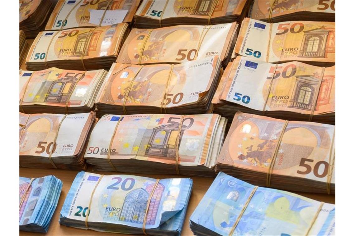 Bargeldgrenze: Brüssel will Geldwäsche an den Kragen Laut EU vergiftet Geldwäsche das Wirtschaftssystem. Foto: Silas Stein/dpa