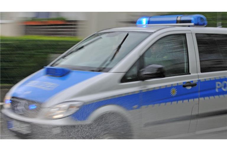 Laut Polizeiangaben tötete der Mann seine Ehefrau auf einem abgelegenen Parkplatz bei Bad Liebenzell im Kreis Calw. (Symbolbild)