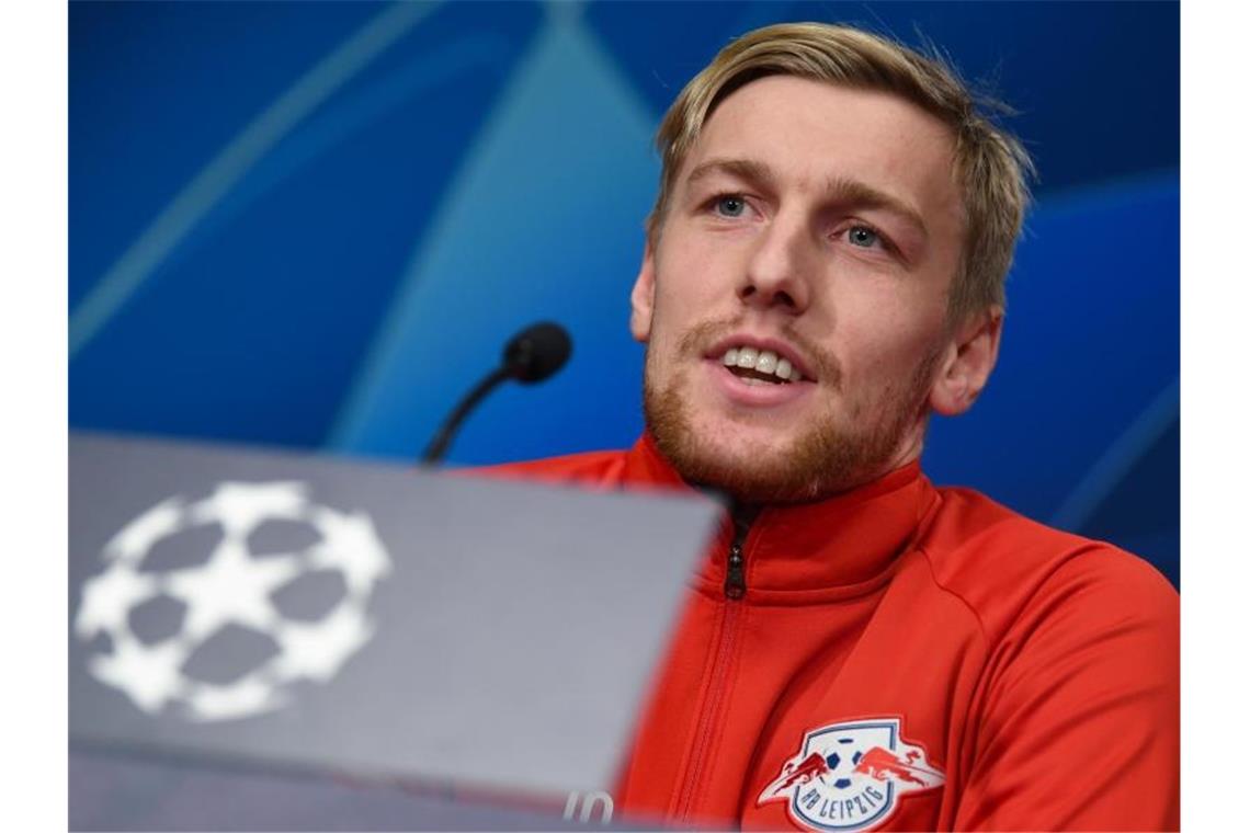 Leipzig mit Halstenberg und Forsberg: Samassekou in Startelf Leipzigs Emil Forsberg spricht auf einer Pressekonferenz. Foto: Hendrik Schmidt/dpa-Zentralbild/dpa/Archivbild