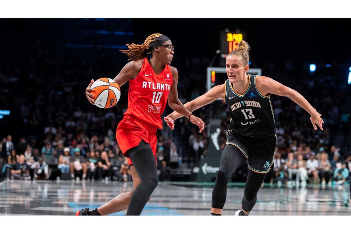 Leonie Fiebich (r) könnte gleich in ihrer ersten Saison den Titel holen.