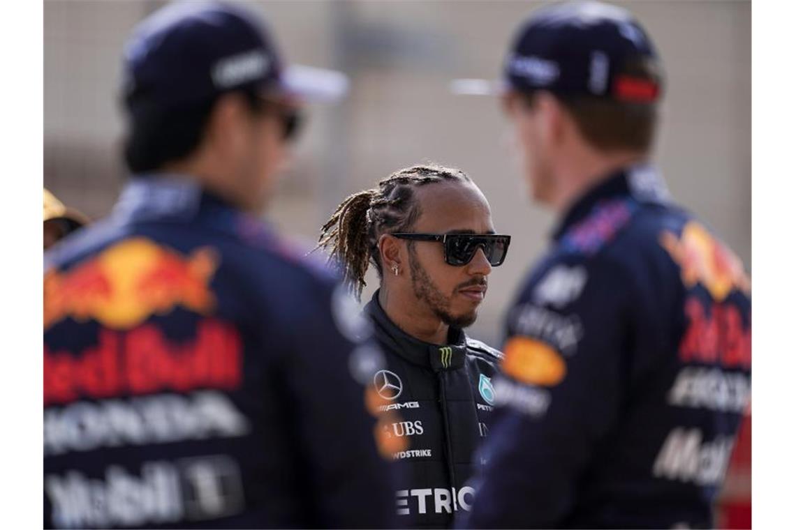 Schumacher, Vettel, Hamilton: Eine packende Saison startet Lewis Hamilton (M.) will seinen Titel erfolgreich verteidigen. Foto: James Gasperotti/ZUMA Wire/dpa