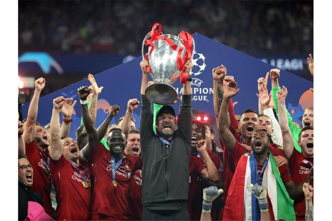 Klopp führt Liverpool gegen Tottenham auf Europas Thron Liverpool-Star Mohamed Salah (r) dreht nach seinem Führungstreffer jubelnd ab. Foto: Felipe Dana/AP