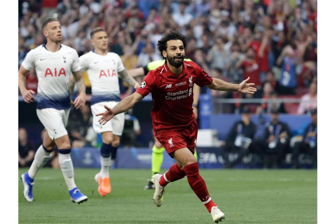 Klopp führt Liverpool gegen Tottenham auf Europas Thron Liverpool-Star Mohamed Salah (r) dreht nach seinem Führungstreffer jubelnd ab. Foto: Felipe Dana/AP
