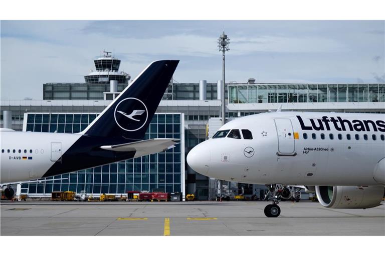 Lufthansa will 200 Millionen für besseren Service investieren.