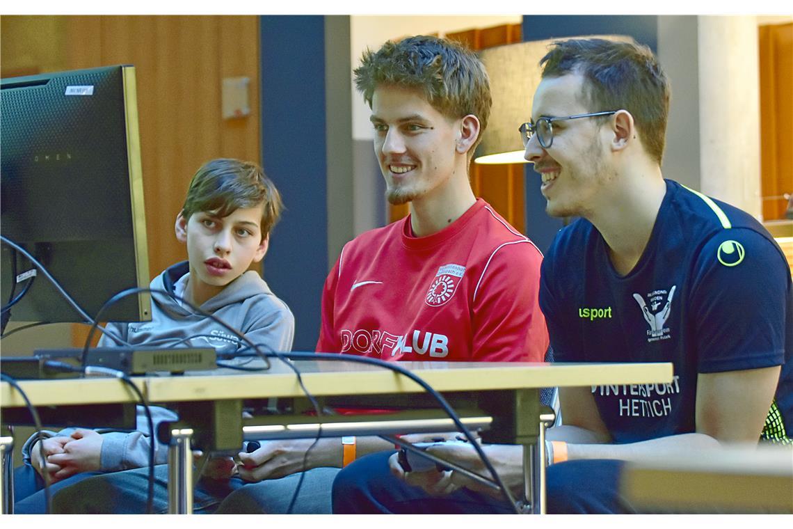 Lukas Stoppel (links) gewinnt das kleine Finale gegen Felix Sellmaier.