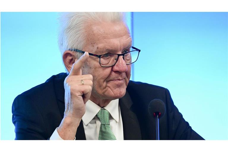 Man werde auf die Regel nicht noch etwas draufsatteln, das sei ein wichtiges Signal, sagte Ministerpräsident Winfried Kretschmann (Grüne). (Archivbild)