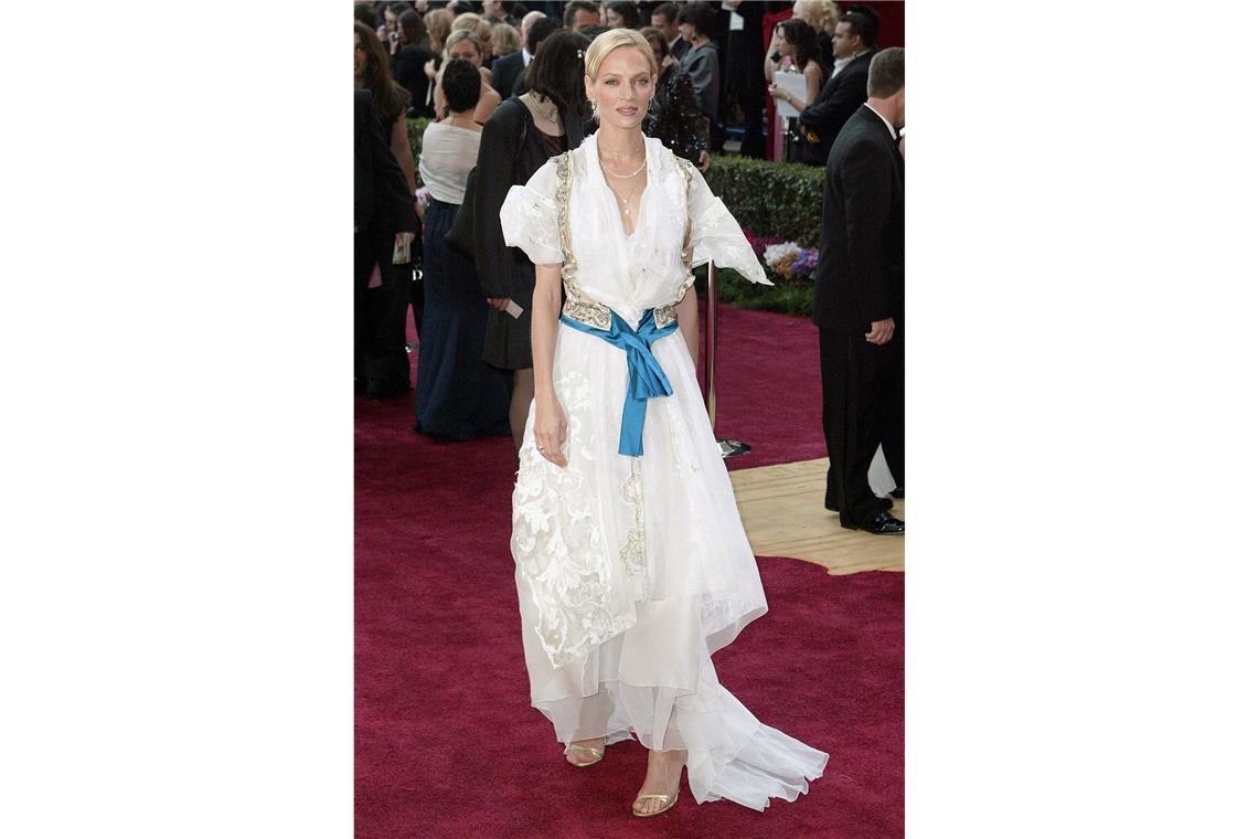 Manches bleibt besser ungesagt: Keine Worte gibt es für das Kleid, in dem <b>Uma Thurman</b> es wagte, <b>2004</b> bei den Oscars zu erscheinen.