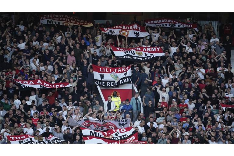 Manchester United bietet künftig im Stadion Old Trafford sanitäre Produkte für Männer wie Einlagen an. (Archivbild)