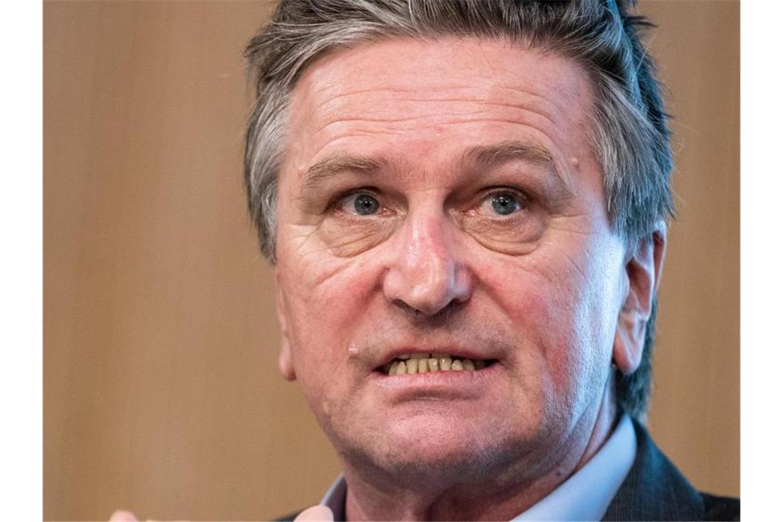 Manne Lucha: Vergabesystem für Impftermine war ein Fehler Manfred Lucha (Bündnis 90/Die Grünen), Gesundheitsminister in Baden-Württemberg. Foto: Christoph Schmidt/dpa/Archivbild