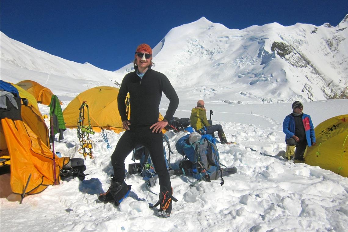 Marc Grün am Himlung Himal im Herbst 2021. In Kürze will er den Manaslu besteigen, der nur 28 Kilometer entfernt ist. Foto: privat