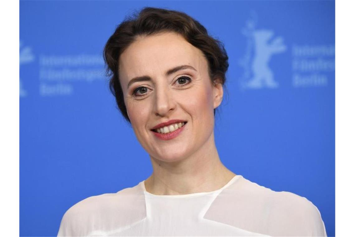 Berlinale 2021: Goldener Bär geht an rumänische Satire Maren Eggert gewinnt einen Silbernen Bären der Berlinale. Foto: Ralf Hirschberger/dpa