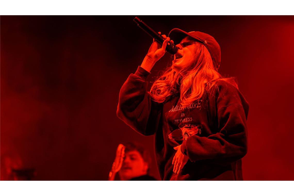 Marie Ulven aka Girl in Red (hier bei einem Auftritt im August in Portugal) ist zum Abschluss ihrer Deutschlandtournee ein Konzert in Berlin gegeben.