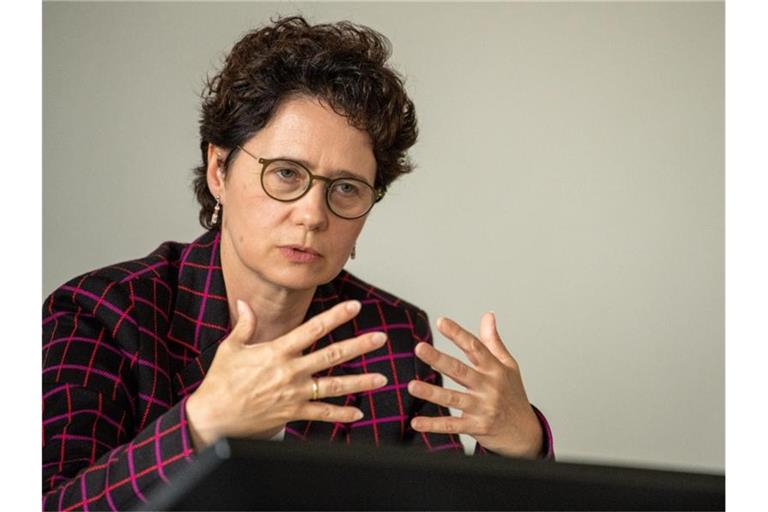 Marion Gentges (CDU) bei einer Pressekonferenz. Foto: Stefan Puchner/dpa/Archivbild