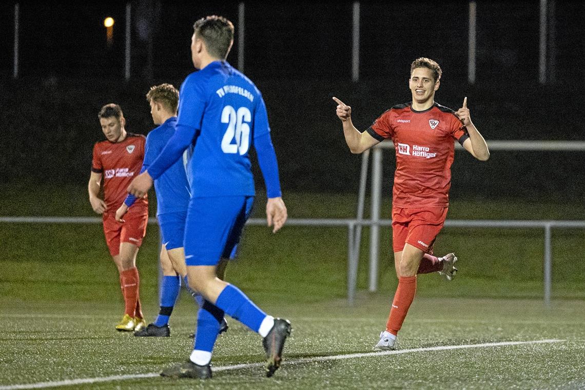 Marius Weller will mit dem SV Allmersbach am Samstag einen Sieg und den Klassenverbleib bejubeln. Der 20-jährige Stürmer, der zur neuen Saison zum Oberligisten TSG Backnang wechselt, hat in der zu Ende gehenden Runde bislang schon 25 Treffer erzielt.Foto: A. Becher