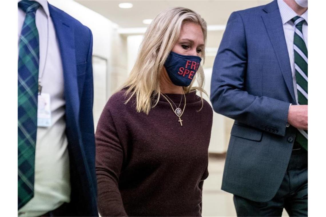 Umstrittene Republikanerin verliert Ausschussposten Marjorie Taylor Greene aus dem Bundesstaat Georgia hat seit Januar einen Sitz im Repräsentantenhaus. Foto: Andrew Harnik/AP/dpa