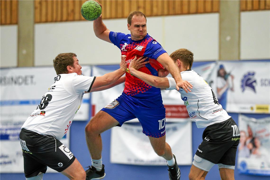 Markus Maslowski und die HSG-Handballer wollen den Verbleib in der Bezirksliga möglichst zeitnah fixieren. Foto: Alexander Becher