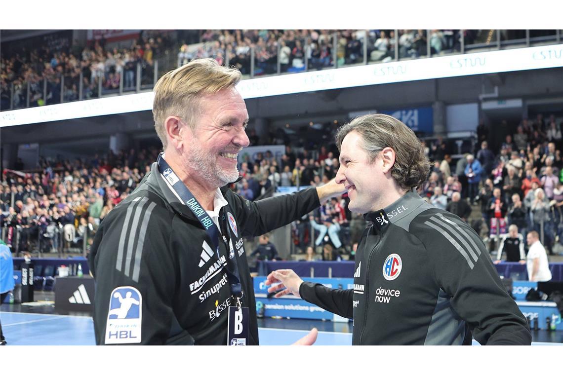 Martin Schwalb, Assistent  Johannes Sellin: Erlangens Trainerduo jubelt.