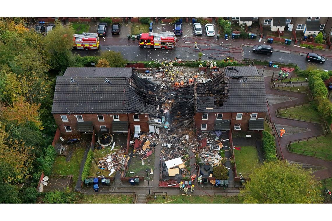 Massive Zerstörungen in der Häuserzeile nach der Explosion und einem folgenden Feuer.