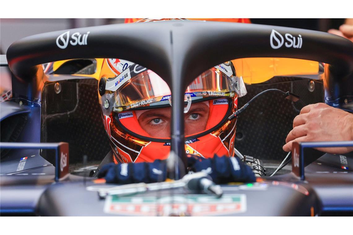 Max Verstappen muss sich in der Qualifikation gegen einige Gegner wehren.