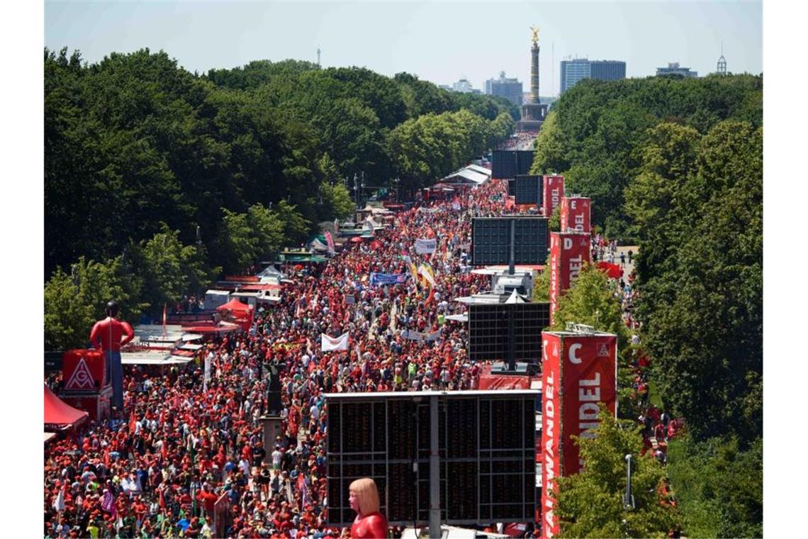 Mehr als 50.000 Menschen nahmen auf der Kundgebung in Berlin teil. Foto: Gregor Fischer