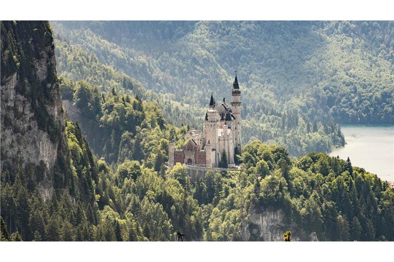 Mehr als eine Million Menschen besuchten 2024 das Schloss Neuschwanstein in Schwangau. (Archivbild)