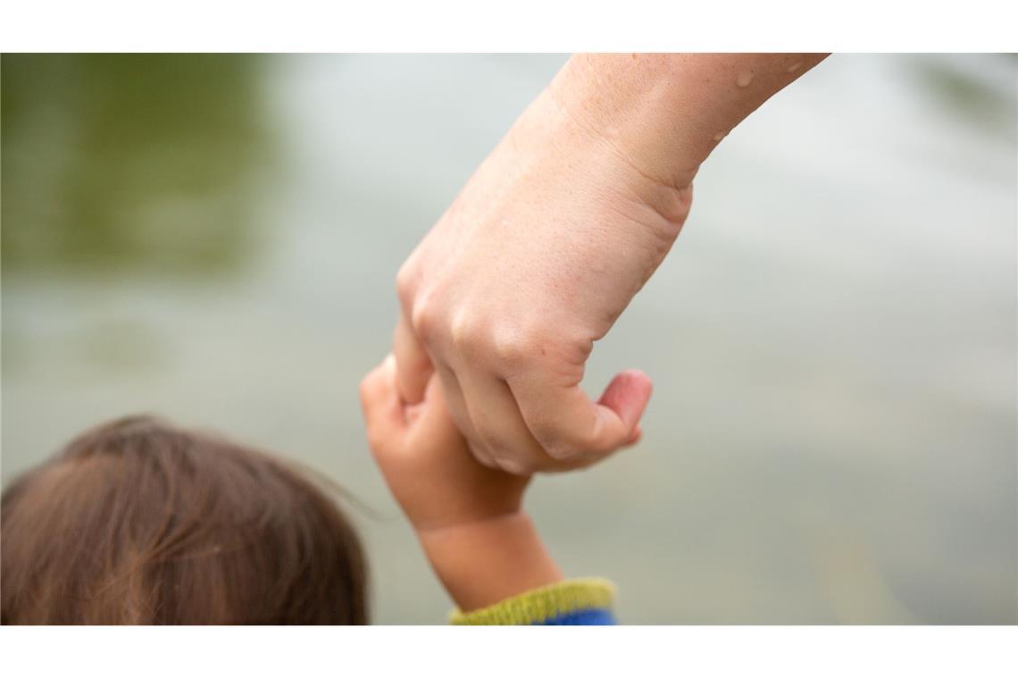 Mehr als zwei Drittel der Kinder und Jugendlichen sorgen sich davor, in Armut leben zu müssen. (Symbolbild)