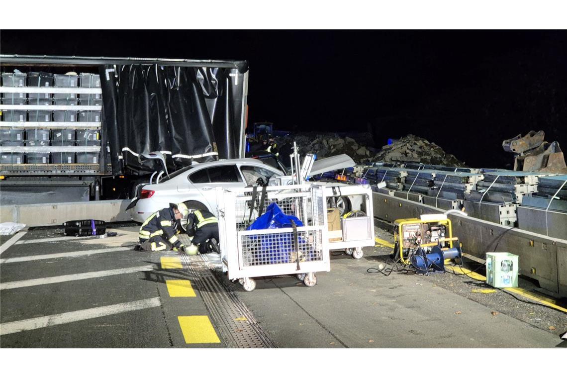 Mehrere Autobahnabschnitte wurden nach der Unfallserie gesperrt.