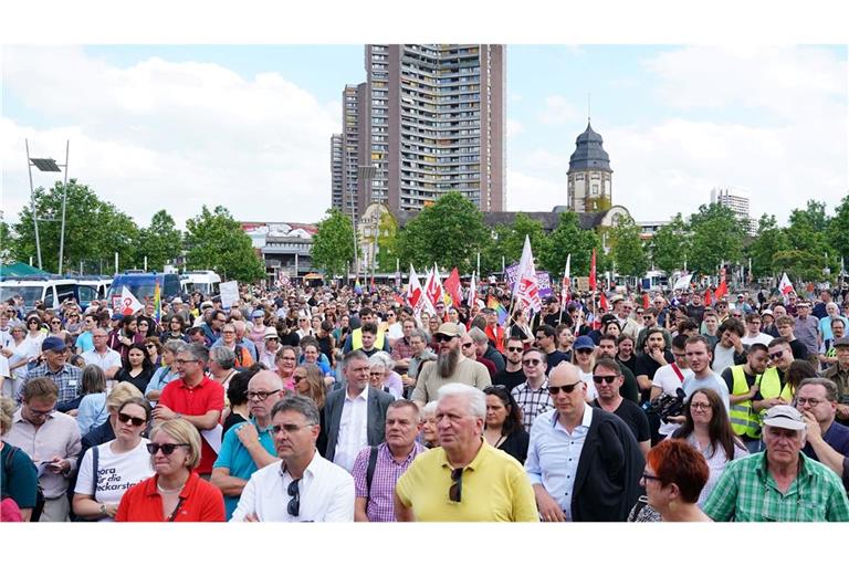 Mehrere Tausend Teilnehmer gingen in Mannheim gegen eine Demonstration der AfD auf die Straße.