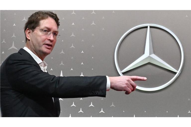 Mercedes-Chef Ola Källenius hat in einer internen Videobotschaft zusammen mit dem Chef des Betriebsrats die Details des Sparprogramms verkündet.