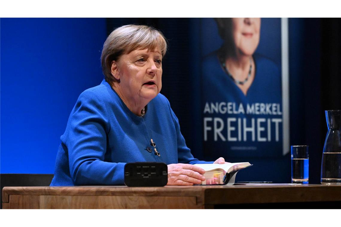 Merkel hat das Buch mit ihrer ehemaligen Büroleiterin Beate Baumann verfasst. (Archivbild)