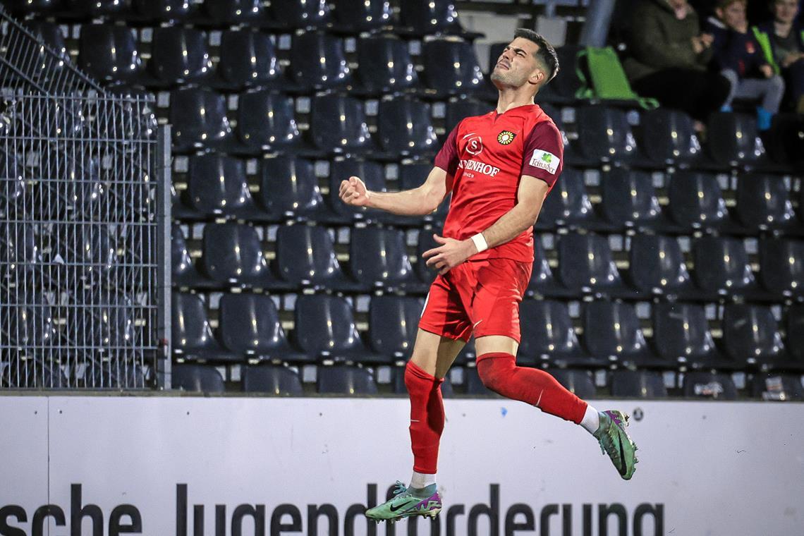 Mert Tasdelen schießt die SG Sonnenhof Großaspach gegen den SV Oberachern mit seinem Doppelpack zum Sieg. Archivfoto: Alexander Becher