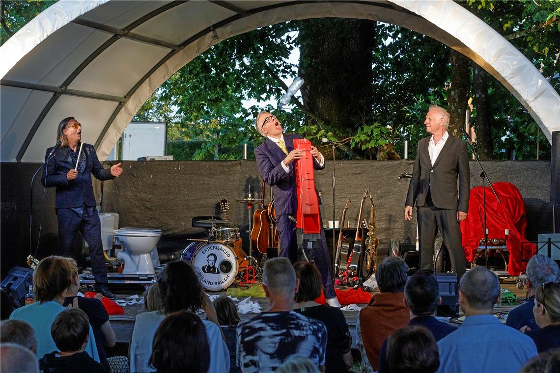 Michael Gaedt, Otto Kuhnle und Roland Baisch (von links) sind sich für keinen Spaß zu schade. Foto: Jörg Fiedler