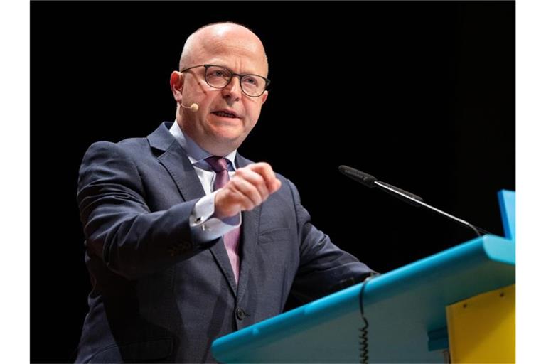 Michael Theurer spricht beim Landesparteitag der FDP Baden-Württemberg. Foto: Christoph Schmidt/dpa/Bildarchiv