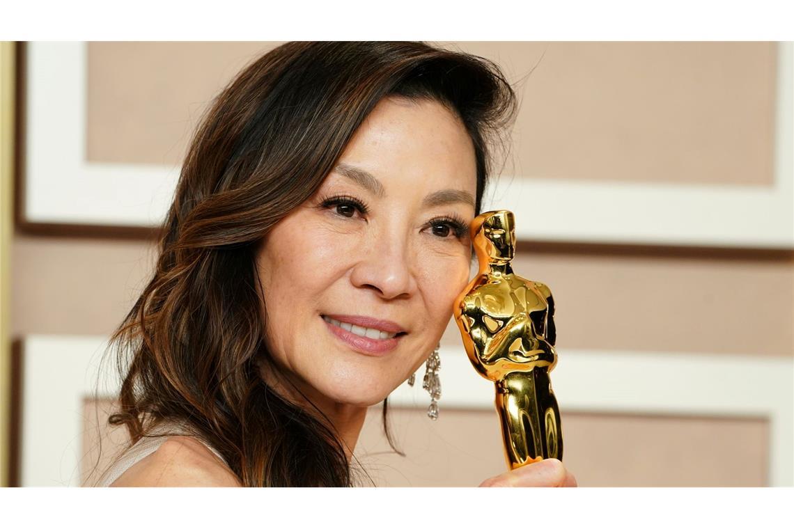 Michelle Yeoh wurde als erste Asiatin überhaupt zur besten Hauptdarstellerin gekürt wurde.