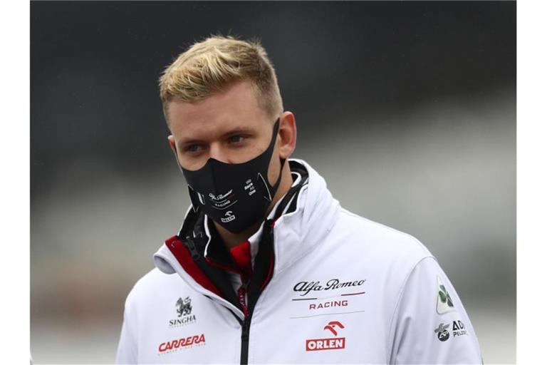 Mick Schumacher sollte im Alfa Romeo eigentlich das Auftakttraining bestreiten. Foto: Matthias Schrader/AP/dpa