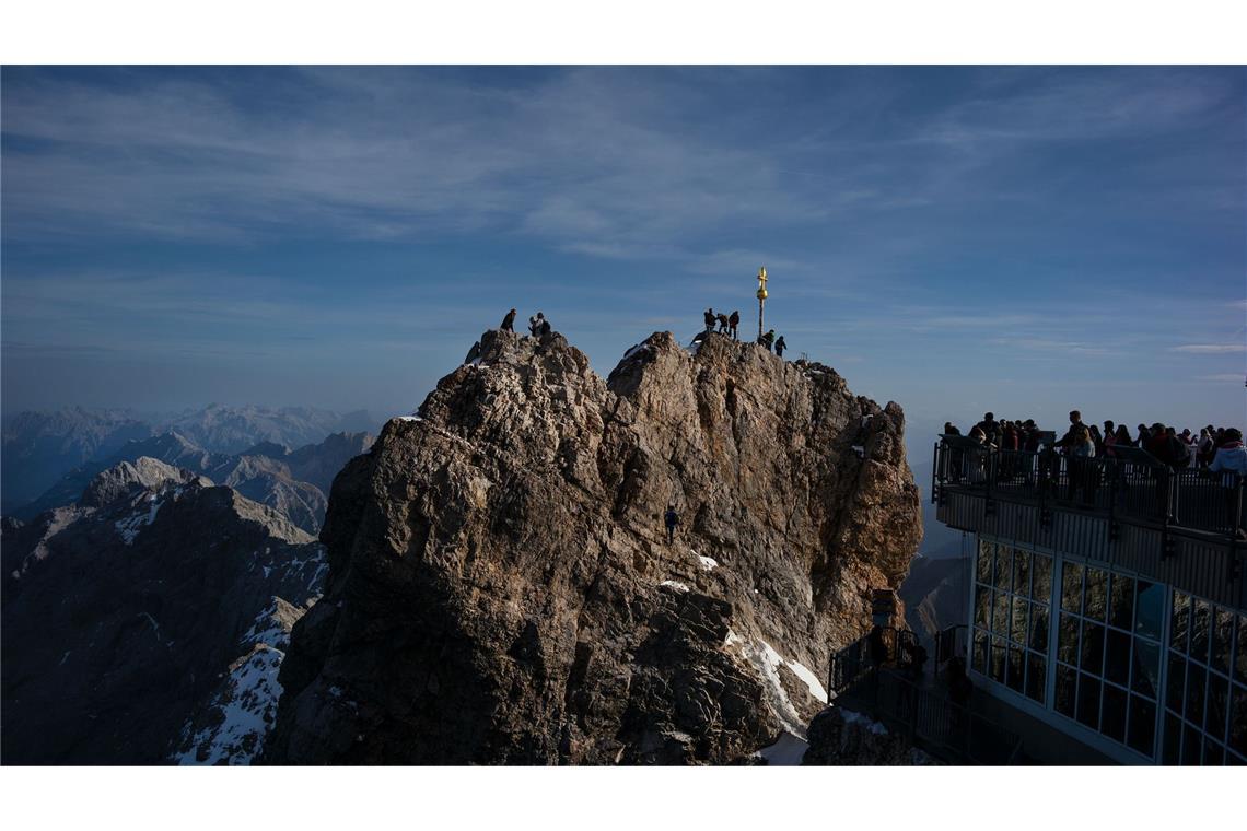 Mit 2930 Metern ist die  Zugspitze der höchste Berg in Deutschland. (Archivbild)