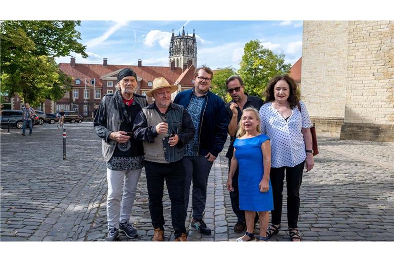 Mit Abstand das populärste Team beim "Tatort": Die Schauspieler der Münster-Krimis - von links nach rechts: Claus D. Clausnitzer, Axel Prahl, Björn Meyer, Jan Josef Liefers, Christine Urspruch und Mechthild Großmann. (Archivfoto)