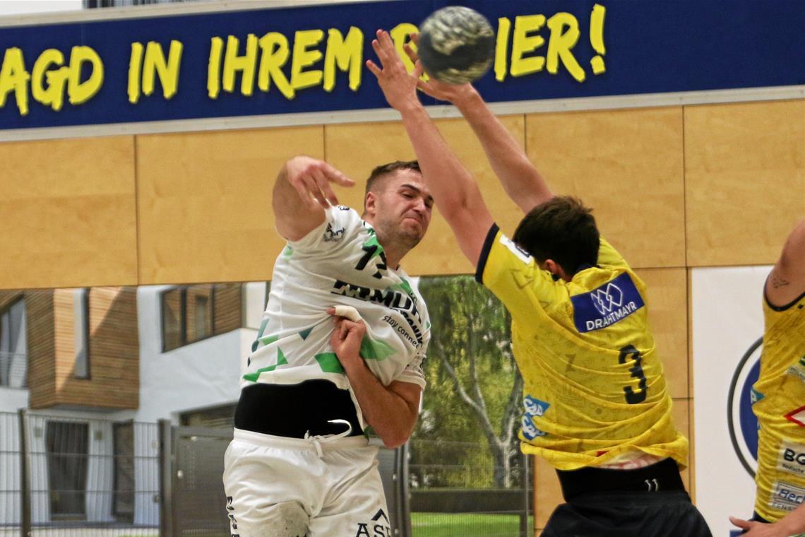 Mit acht Toren bester HCOB-Werfer beim dritten Saisonsieg: Niklas Diebel. Foto: Alexander Hornauer