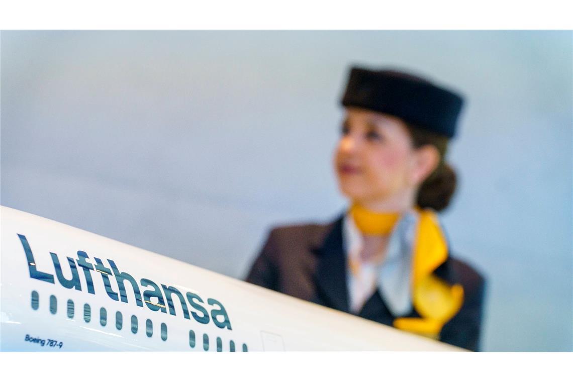 Mit dem Kabinenpersonal der Lufthansa hat die letzte große Berufsgruppe der Branche die Eckpunkte eines neuen Tarifvertrags abgeschlossen, wie die Gewerkschaft Unabhängige Flugbegleiter Organisation (Ufo) mitteilt.