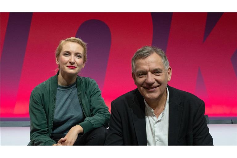 Mit den Vorsitzenden Ines Schwerdtner und Jan van Aken macht sich Die Linke Hoffnung auf den Wiedereinzug in den Bundestag.