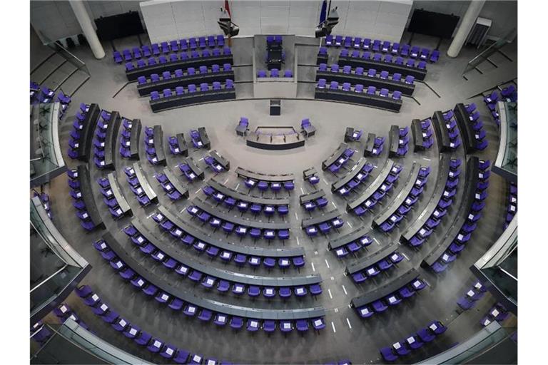 Mit der Wahlrechtsreform soll die Anzahl der Abgeordneten-Sitze im Bundestag neu reguliert werden. Foto: Michael Kappeler/dpa