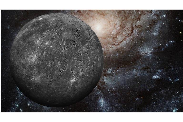 Mit einem Durchmesser von knapp 4880 Kilometern  ist Merkur  kleiner, dichter und älter als alle anderen Planeten und besitzt einen unverhältnismäßig großen Kern.