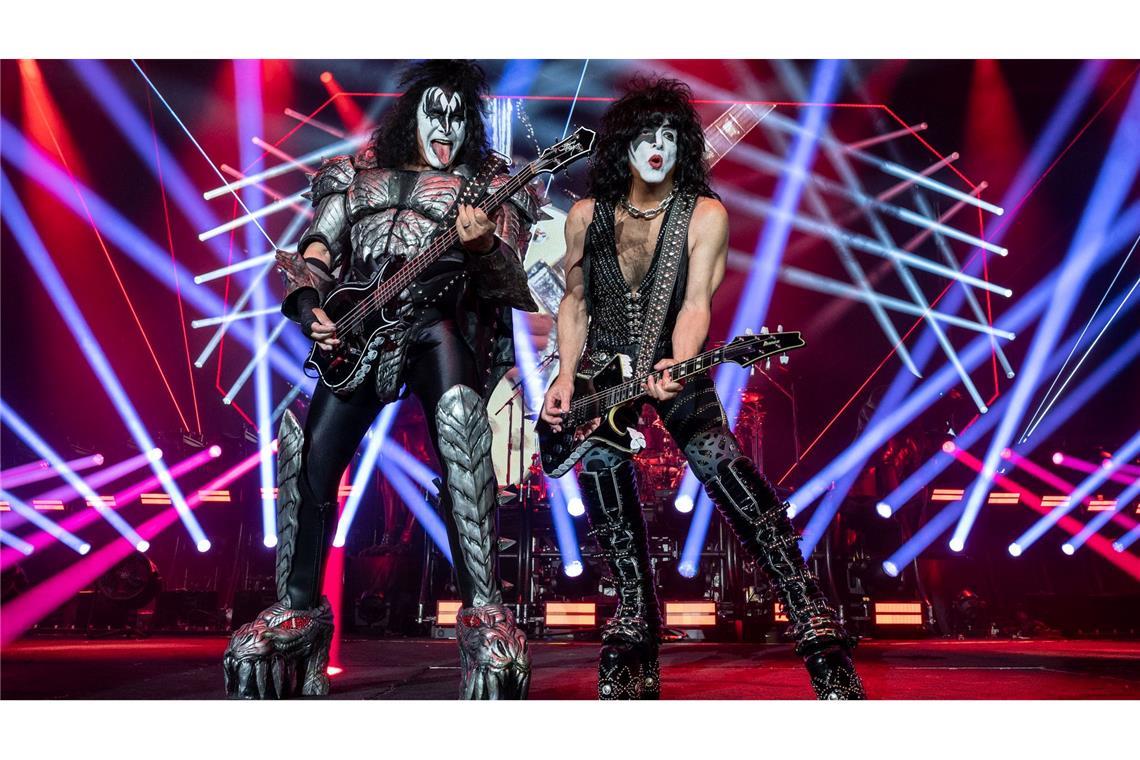 Mit Paul Stanley gründete Gene Simmons 1973 die Band Kiss, die 50 Jahre aktiv war.