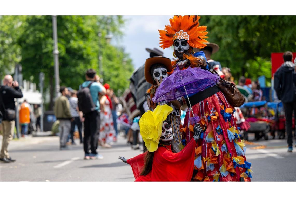 Mitglieder der Gruppe "Kalibani" bveim Karneval der Kulturen.