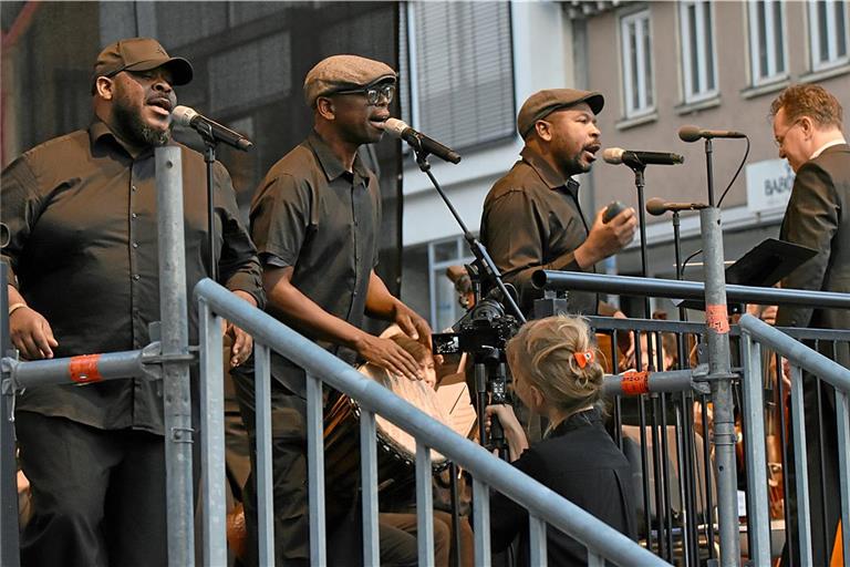 Mo Zulu Art verbindet klassische und afrikanische Musik. Fotos: Tobias Sellmaier